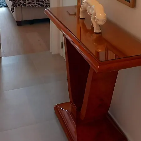 Little Hollywood Apartament *